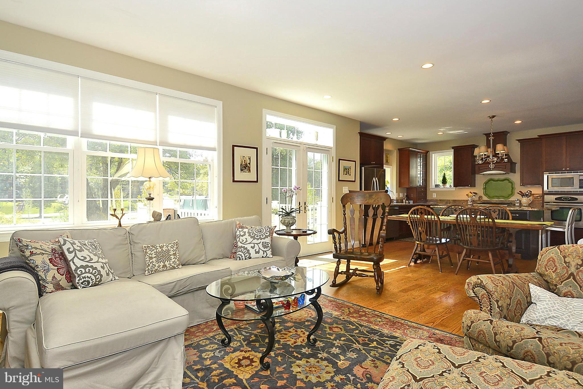 2106 Cascade Road Silver Spring, MD 20902 - Photo 10 of 30 Family Room