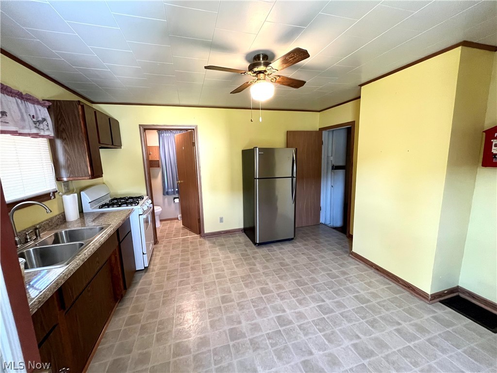 55500 National Road Bridgeport, OH 43912 - Photo 8 of 17