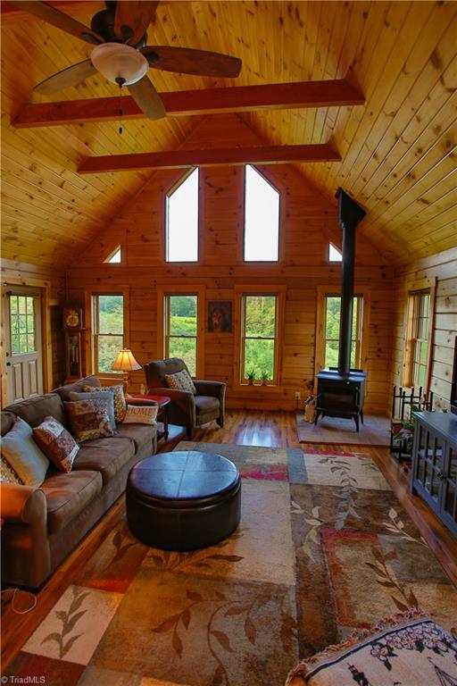 224 Bennett Road Stoneville, NC 27048 - Photo 8 of 27 Gorgeous Great room