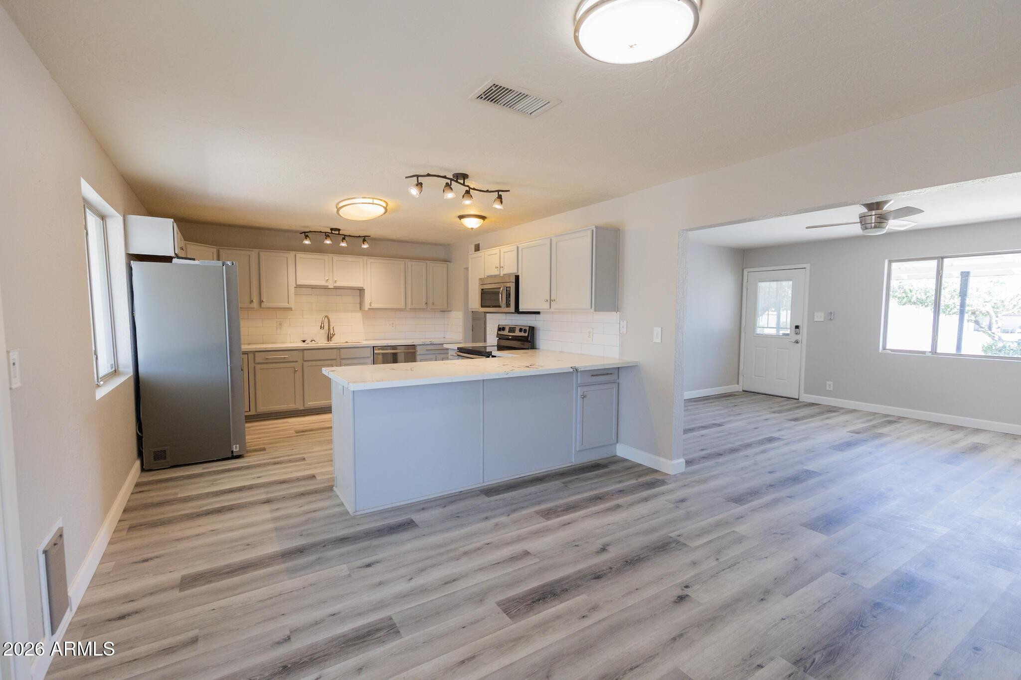 1305 West Romo Jones Street Tempe, AZ 85281 - Photo 7 of 26