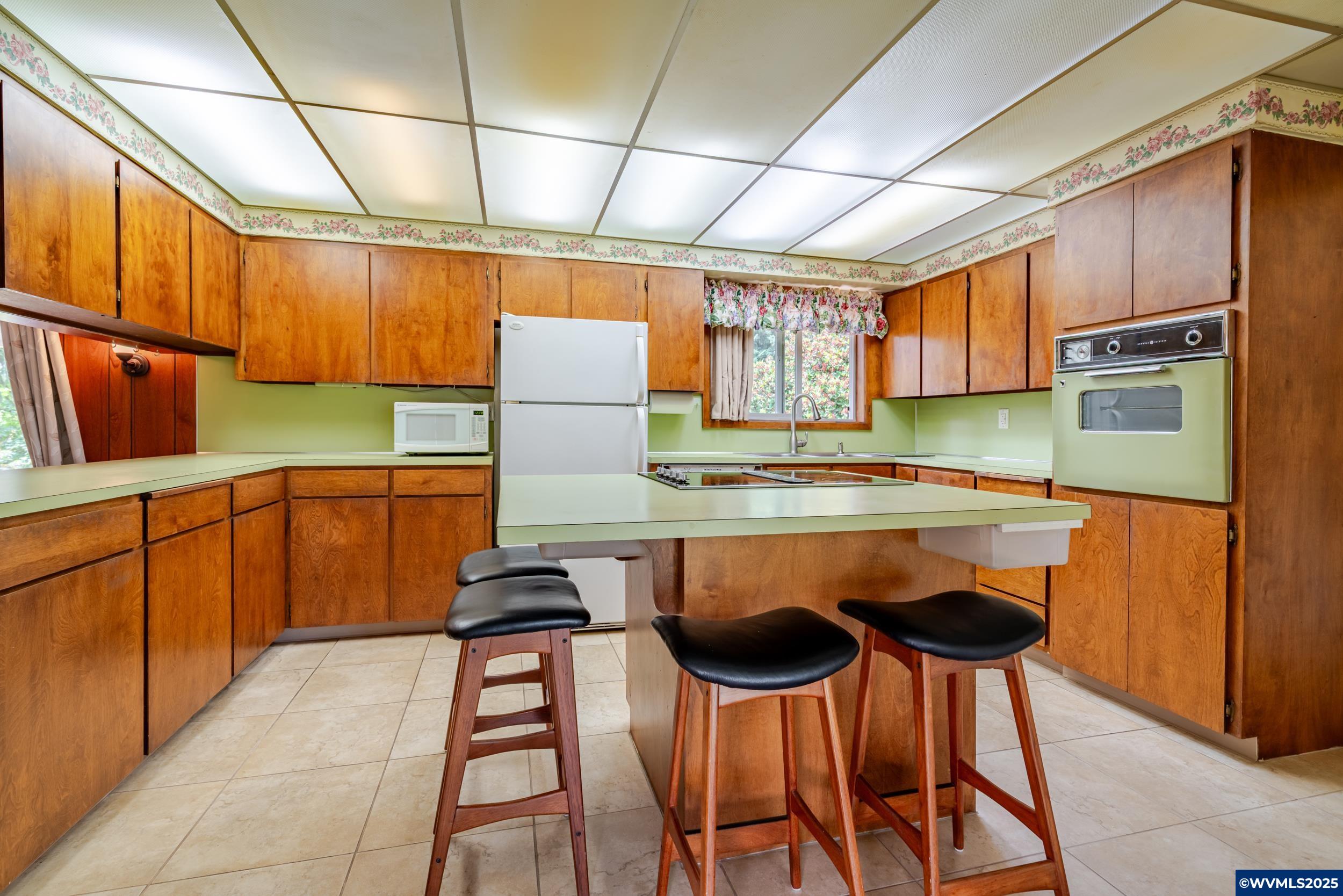 1828 Talbot Road Southeast Jefferson, OR 97352 - Photo 13 of 45 Gallery Image 13