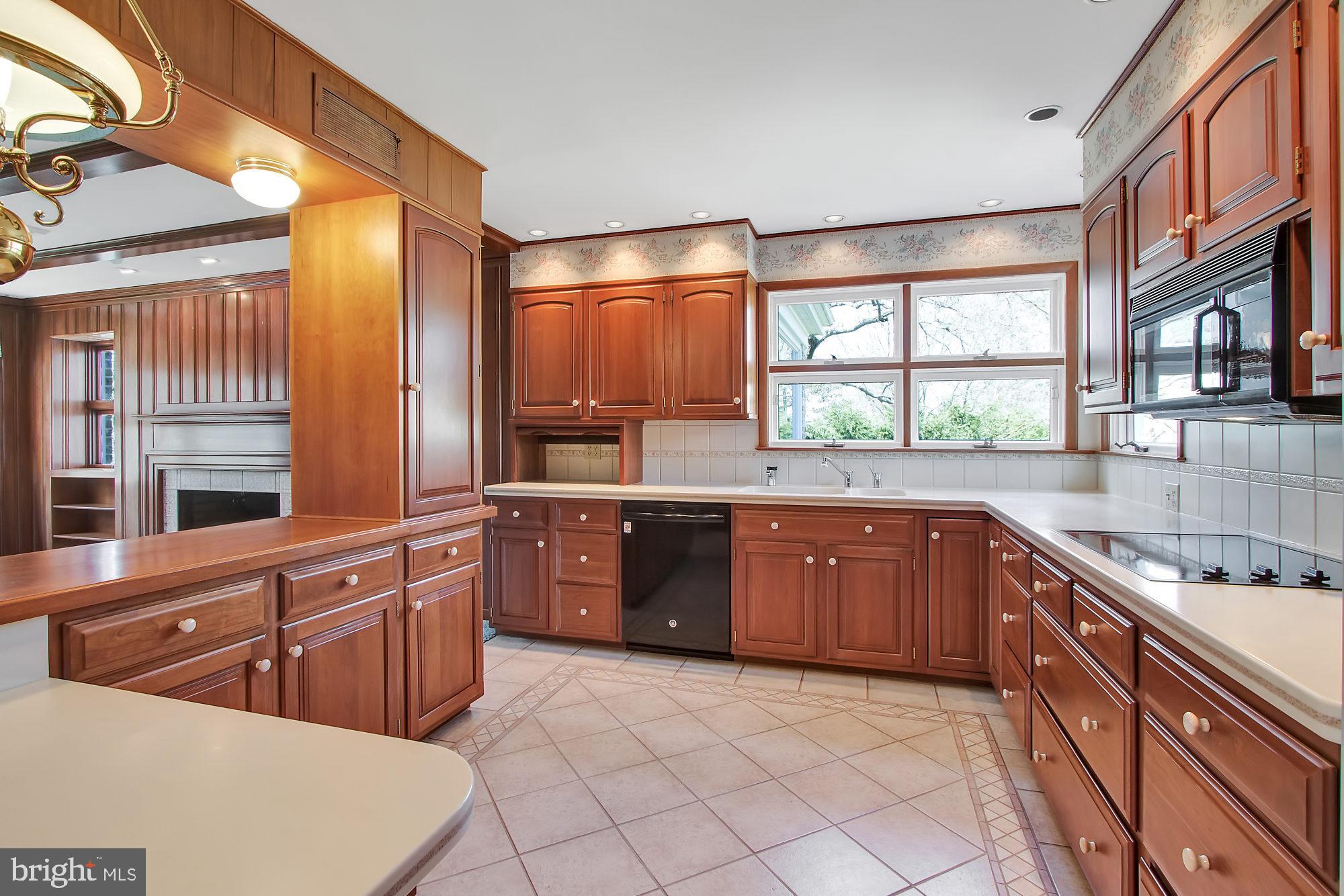 1637 Farr Road Reading, PA 19610 - Photo 15 of 29 Gallery Image 15