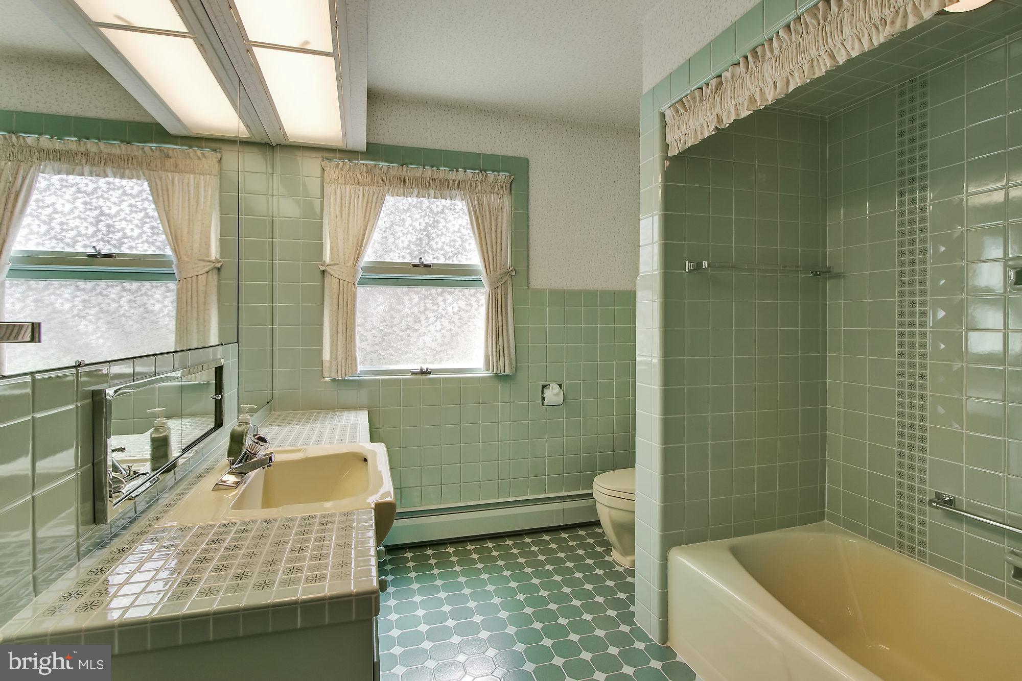 1637 Farr Road Reading, PA 19610 - Photo 7 of 29 Gallery Image 7