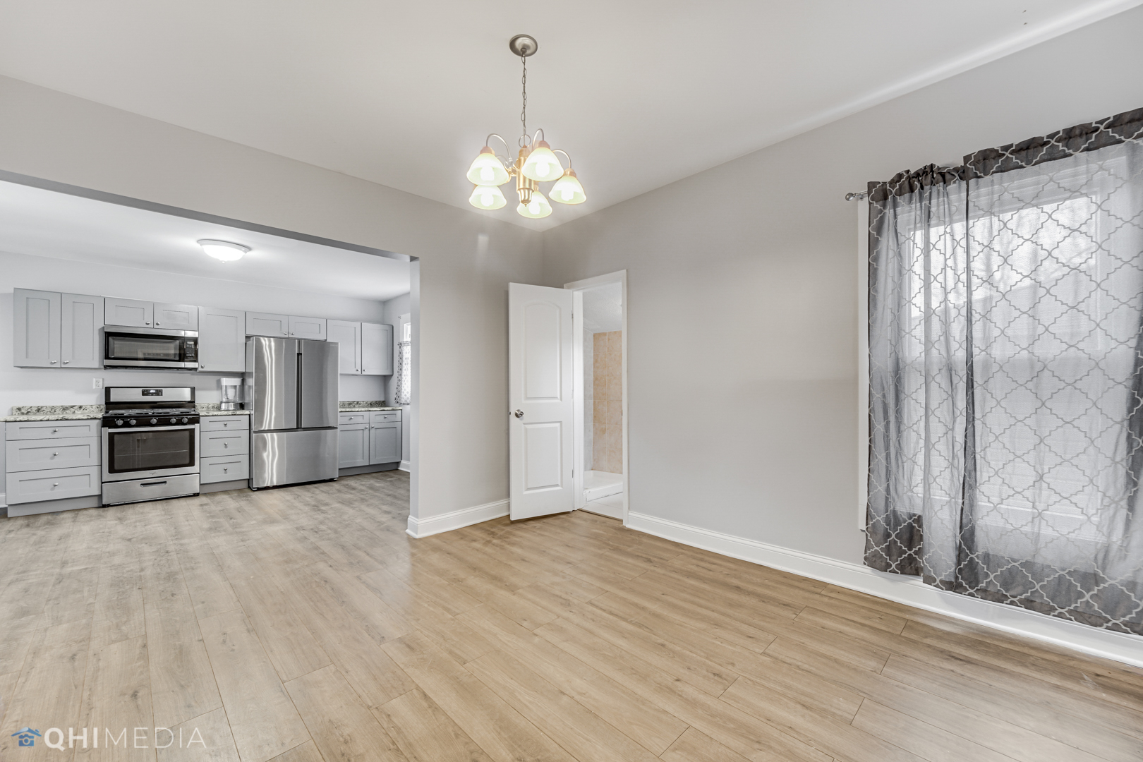 360 North Spring Street Elgin, IL 60120 - Photo 2 of 20