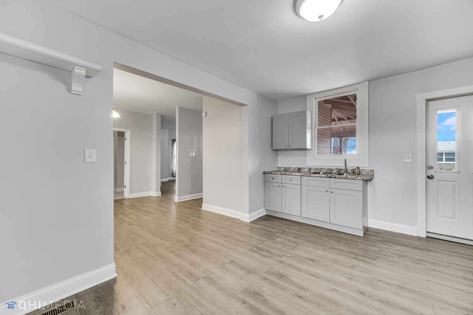 360 North Spring Street Elgin, IL 60120 - Photo 11 of 20