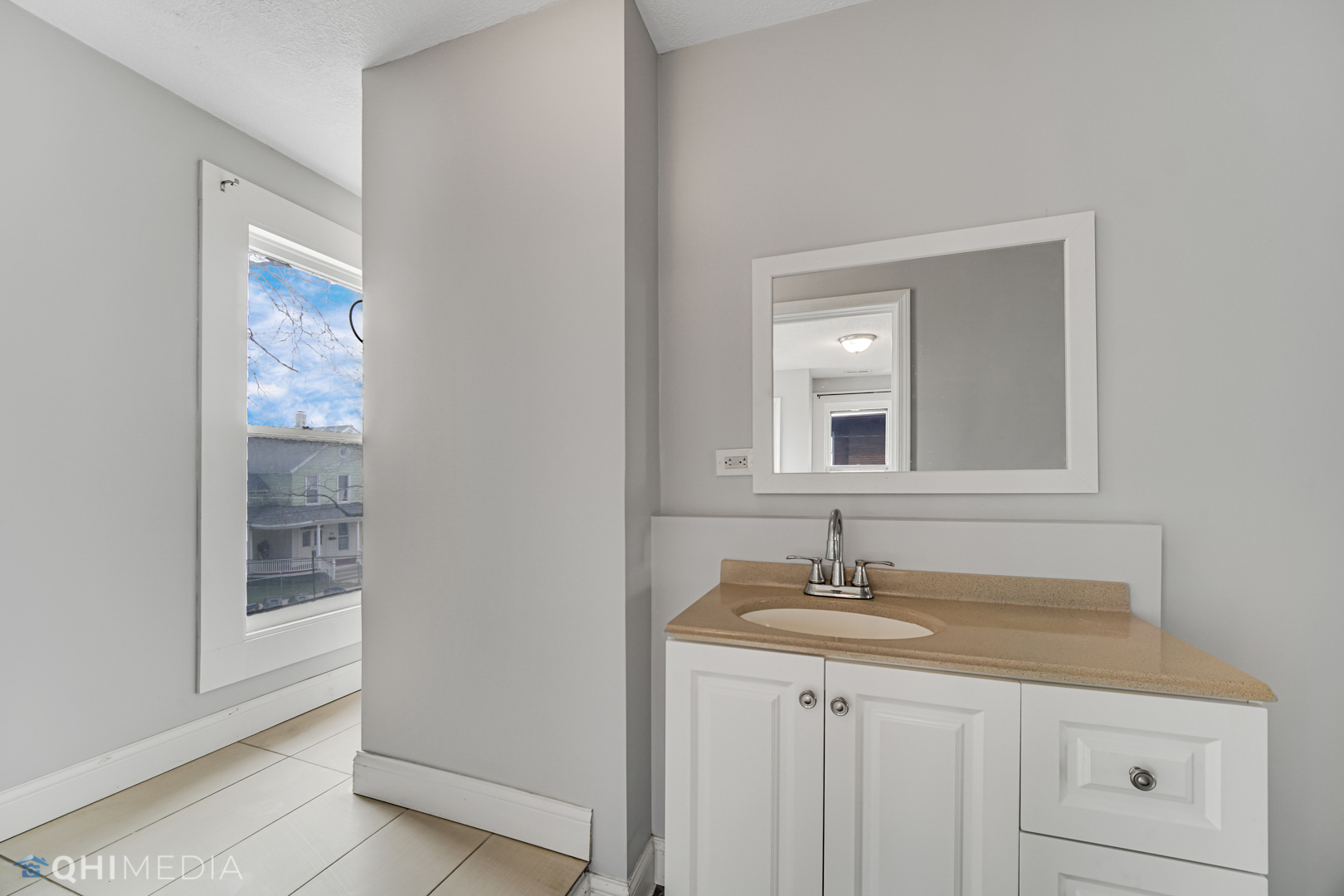 360 North Spring Street Elgin, IL 60120 - Photo 17 of 20