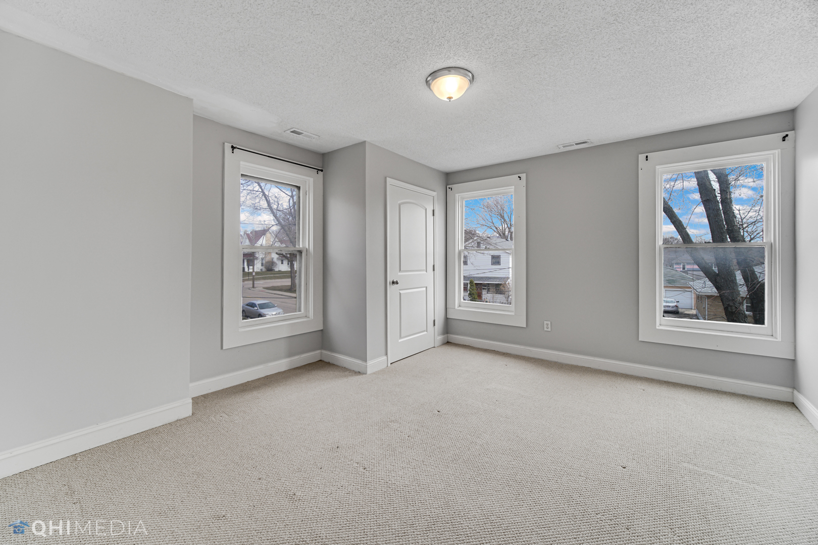 360 North Spring Street Elgin, IL 60120 - Photo 3 of 20