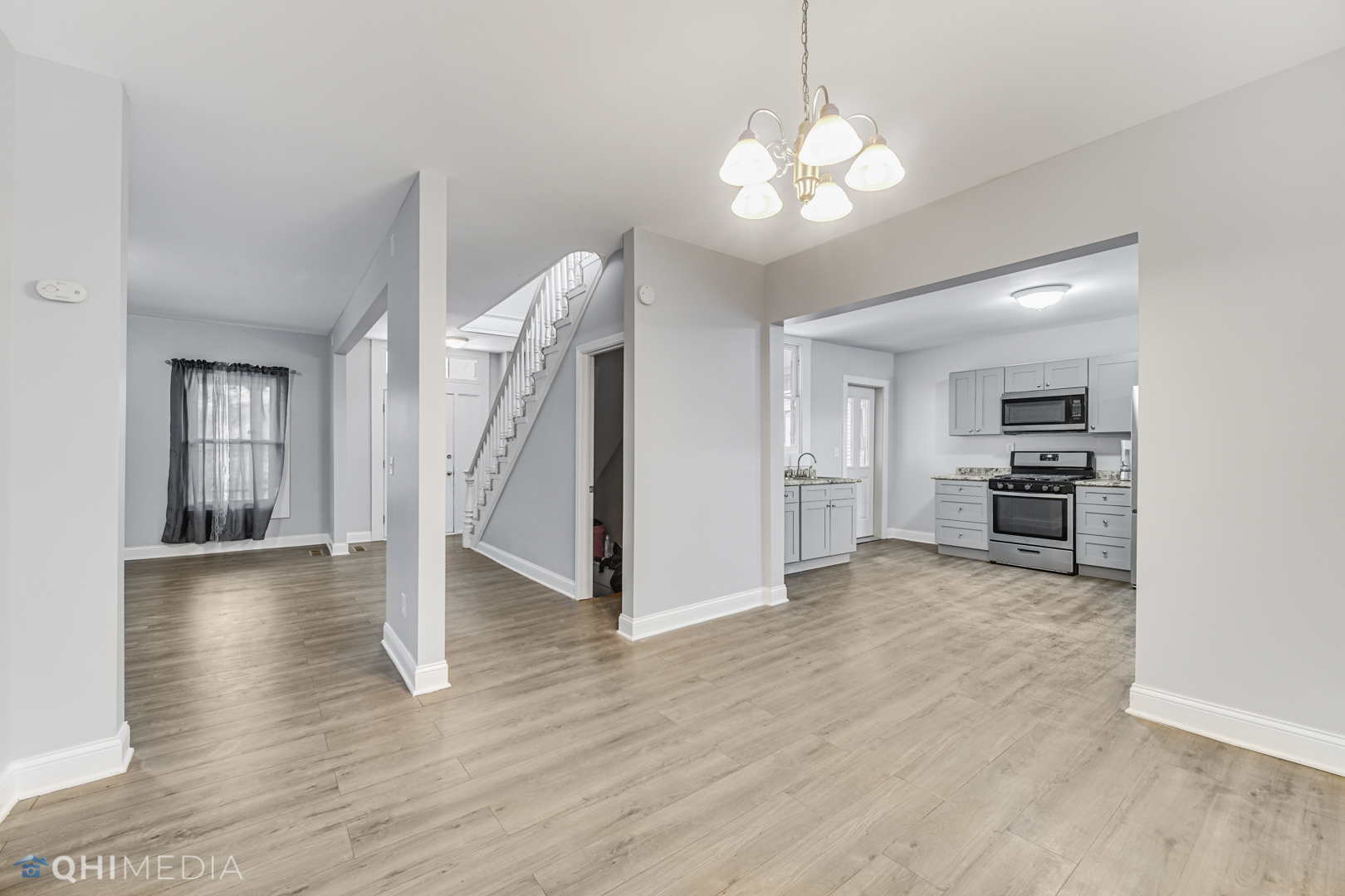 360 North Spring Street Elgin, IL 60120 - Photo 4 of 20