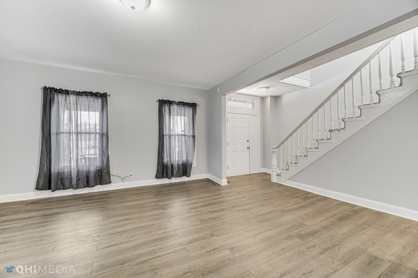 360 North Spring Street Elgin, IL 60120 - Photo 6 of 20