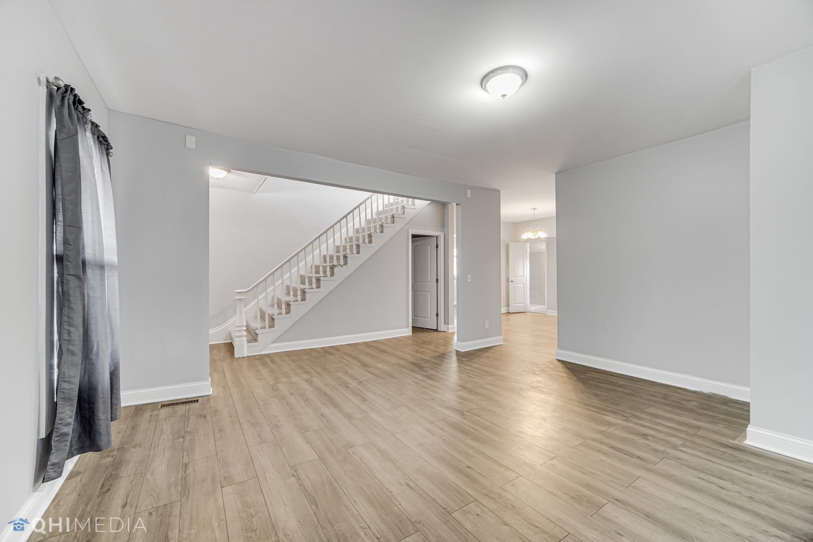 360 North Spring Street Elgin, IL 60120 - Photo 7 of 20