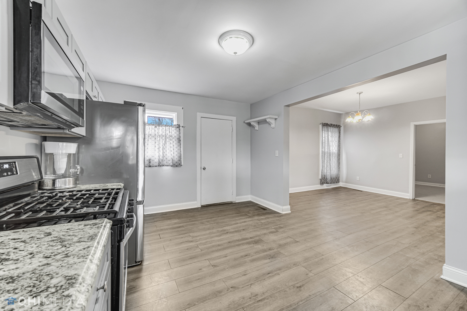 360 North Spring Street Elgin, IL 60120 - Photo 8 of 20