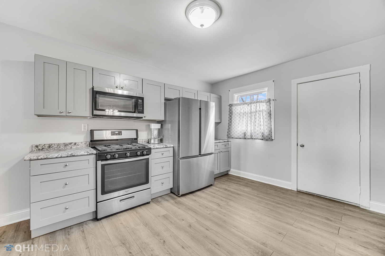 360 North Spring Street Elgin, IL 60120 - Photo 9 of 20