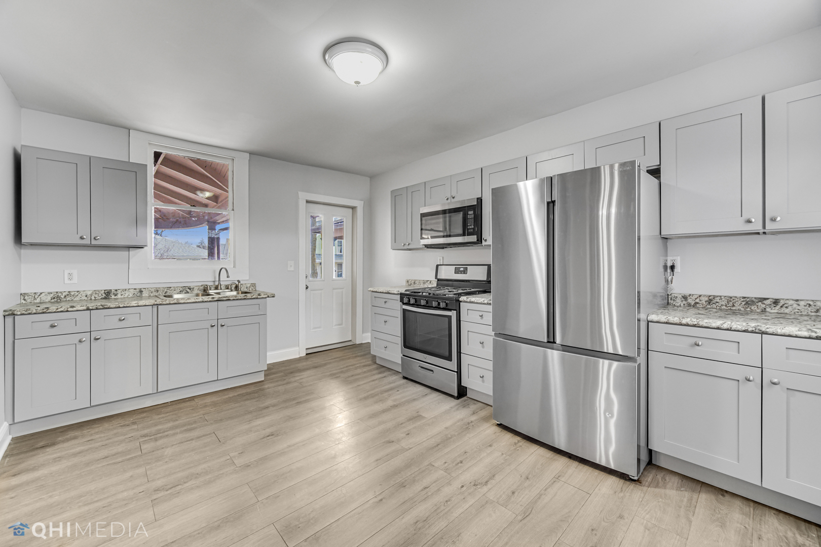 360 North Spring Street Elgin, IL 60120 - Photo 10 of 20