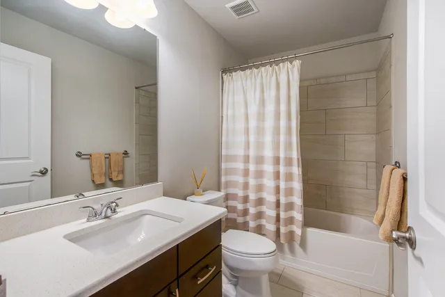 $3,700 | 2765 Ashcombe Dr., Ann Arbor, MI 48105