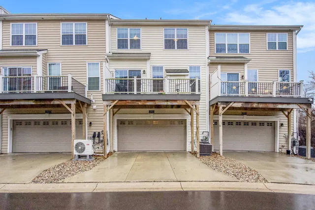 $3,700 | 2765 Ashcombe Dr., Ann Arbor, MI 48105