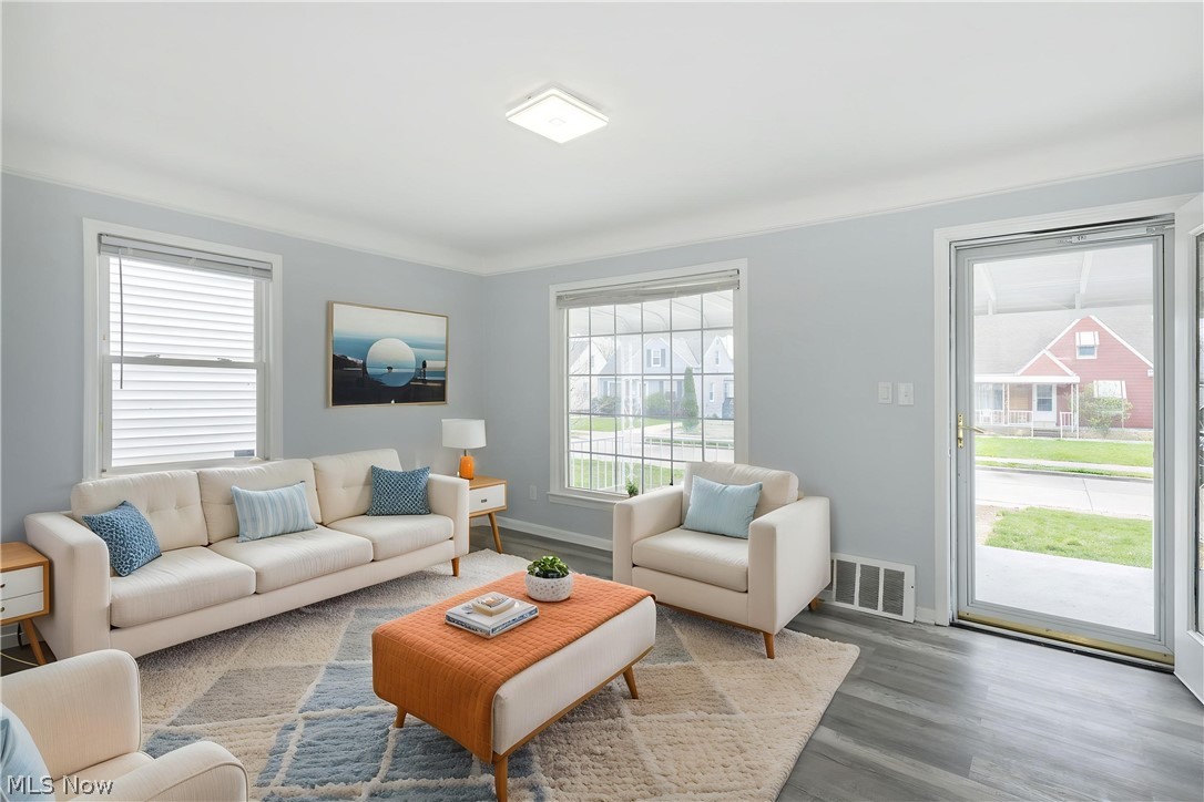 30025 Elgin Road Wickliffe, OH 44092 - Photo 4 of 41 Living room - AI staged