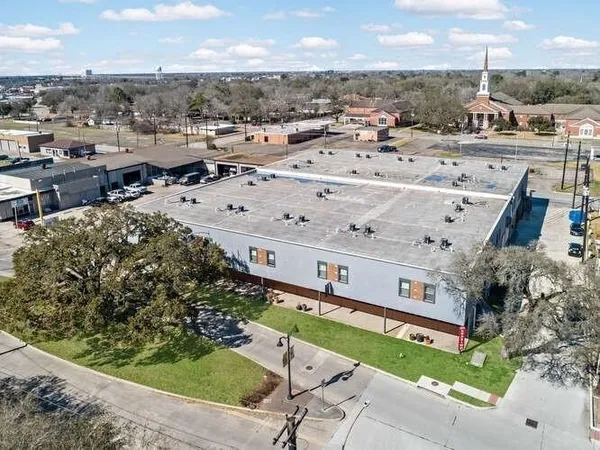 $975 | 612 West Texas Avenue, Unit 209, Baytown, TX 77520