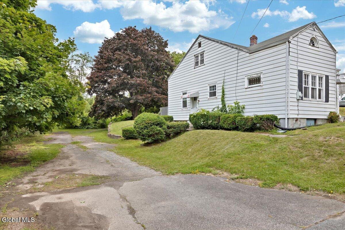 140 Everett Road Colonie, NY 12211 - Photo 3 of 24 04-140 Everett Rd-4