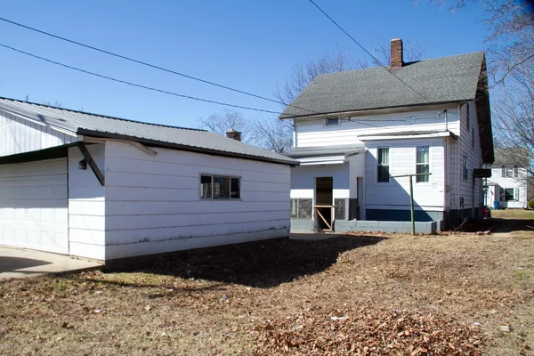 $100,000 | 207 Poplar Street, Depue, IL 61322