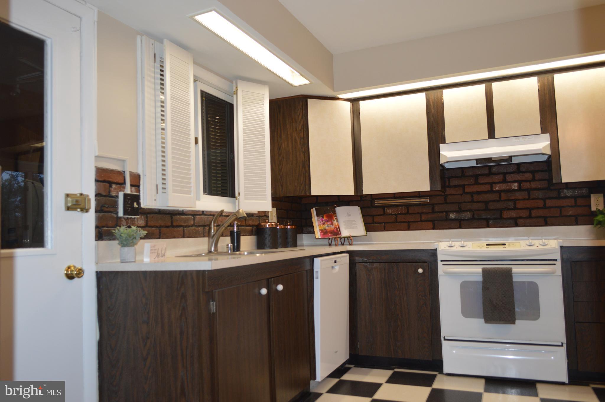 5931 Snowdens Run Road Sykesville, MD 21784 - Photo 2 of 31 Gallery Image 2