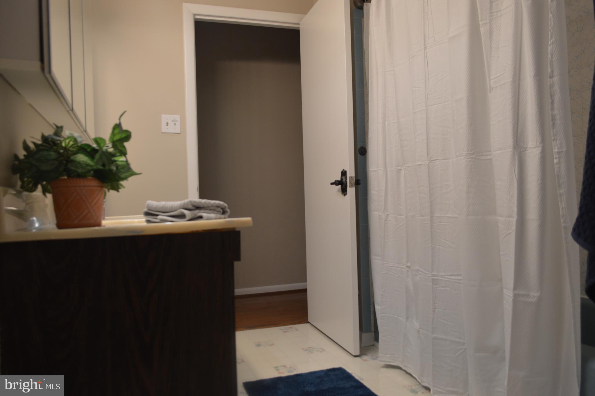 5931 Snowdens Run Road Sykesville, MD 21784 - Photo 17 of 31 First Floor bath