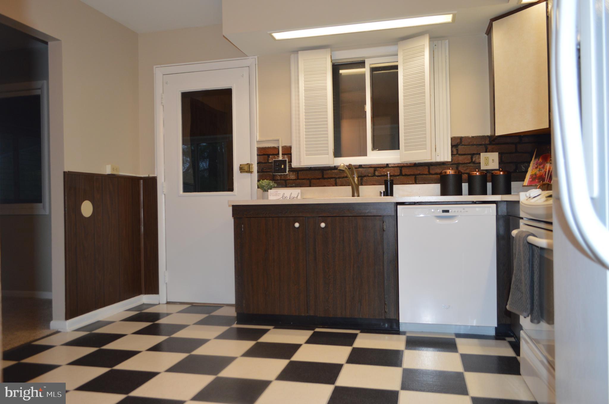 5931 Snowdens Run Road Sykesville, MD 21784 - Photo 3 of 31 Gallery Image 3