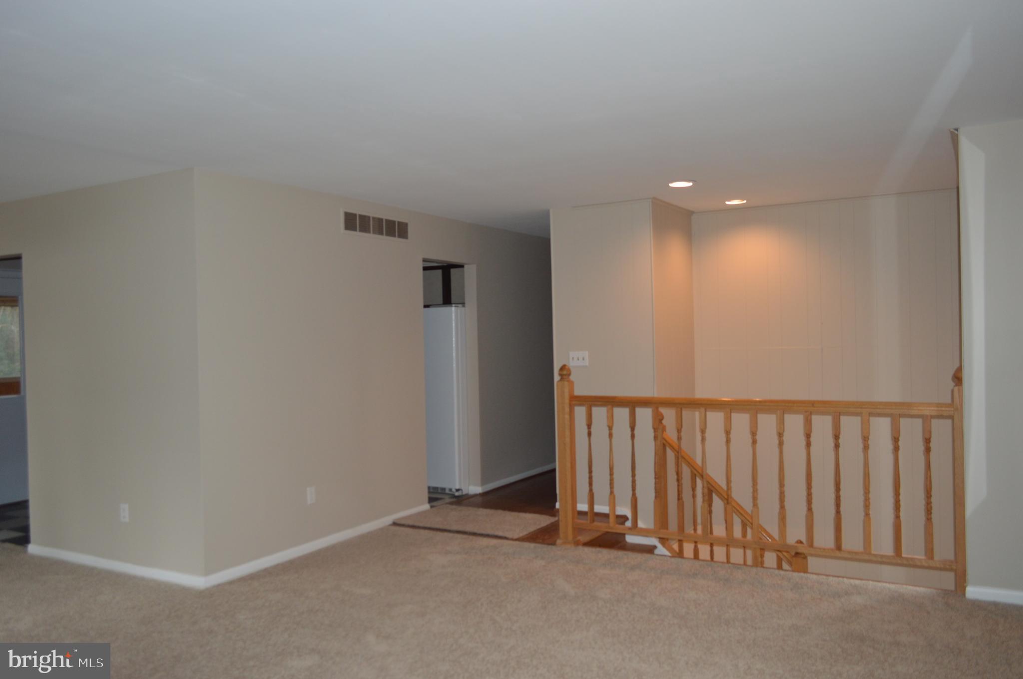 5931 Snowdens Run Road Sykesville, MD 21784 - Photo 7 of 31 Living Room