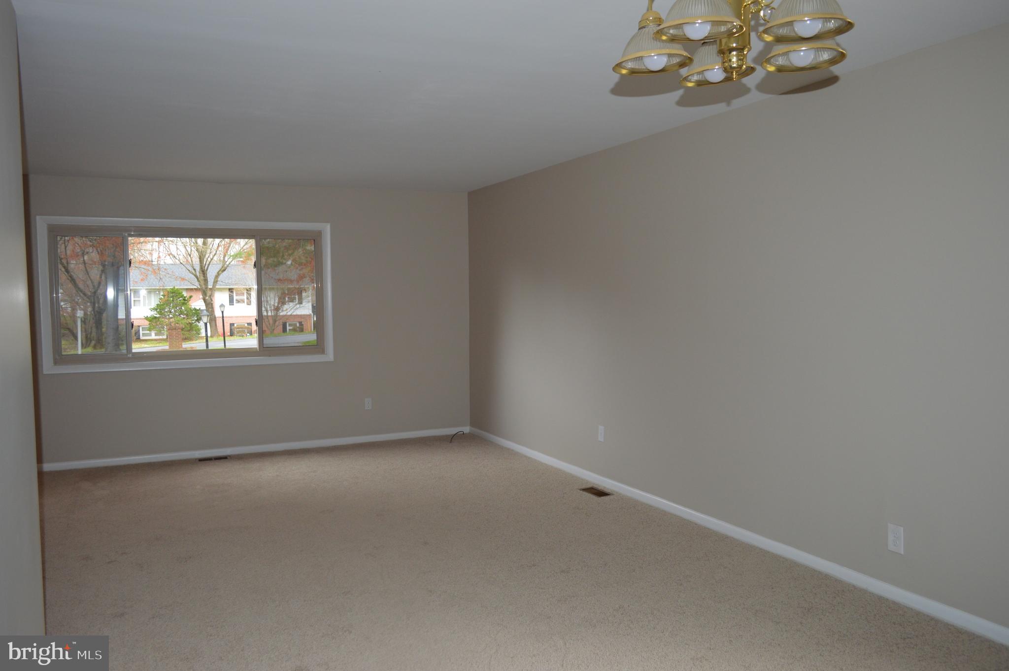 5931 Snowdens Run Road Sykesville, MD 21784 - Photo 9 of 31 Dining ROom
