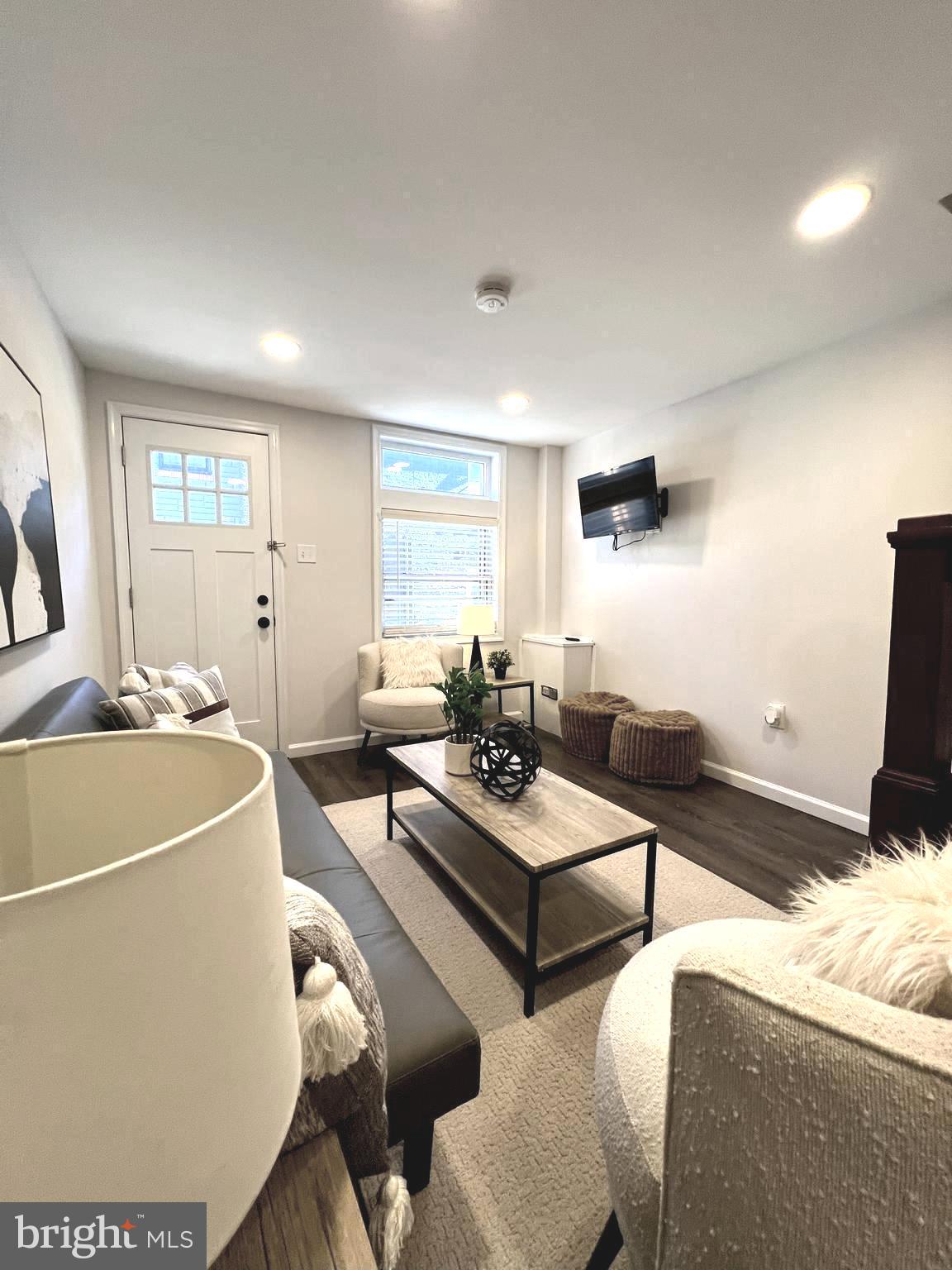 324 South Castle Street Baltimore, MD 21231 - Photo 4 of 17