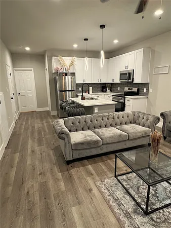 $1,895 | 19106 Sears Drive, Unit B, Houston, TX 77338