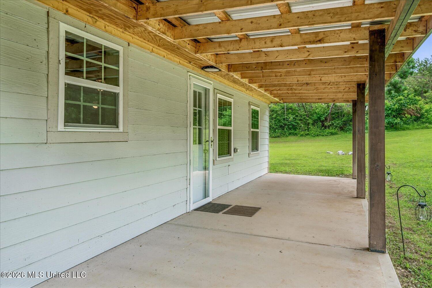 4528 Laws Hill Road Waterford, MS 38685 - Photo 5 of 49 05-05-4528 Laws Hill Rd-3147325sm