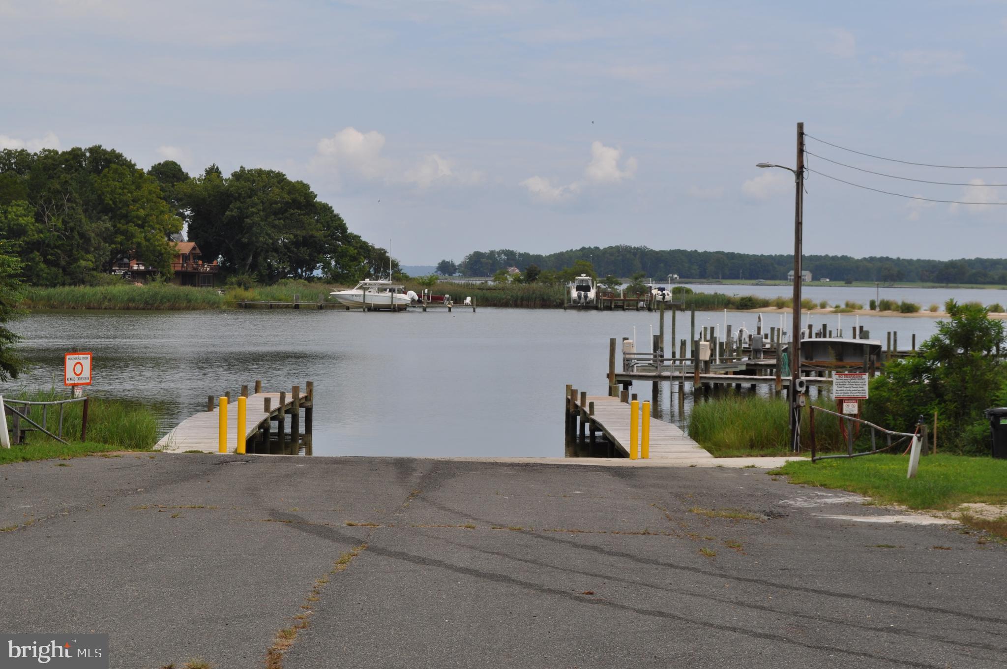 252 Lighthouse Lane Montross, VA 22520 - Photo 10 of 11 an ocean view with a lake view