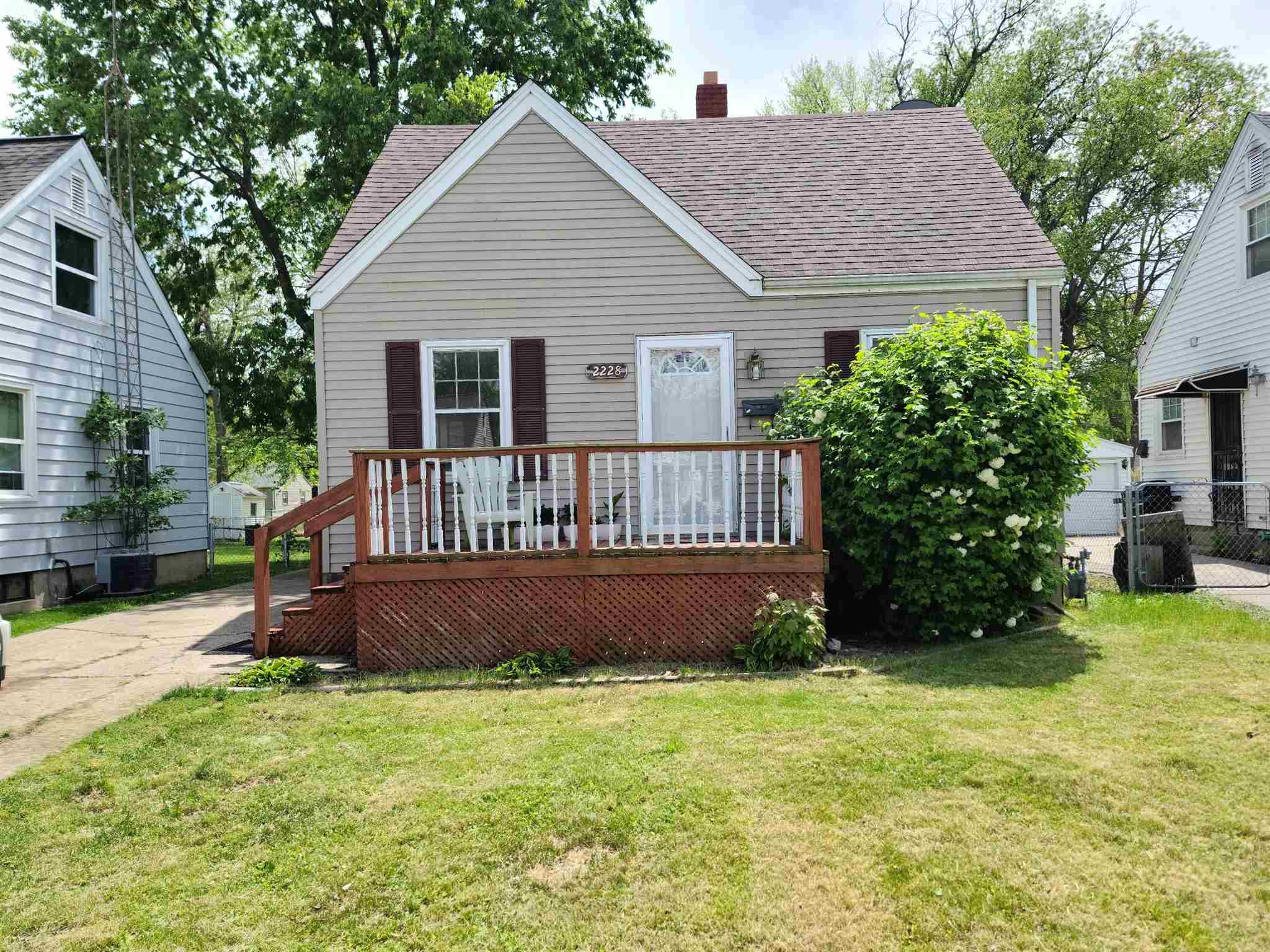 2228 East Keys Avenue Springfield, IL 62702 - Photo 1 of 11