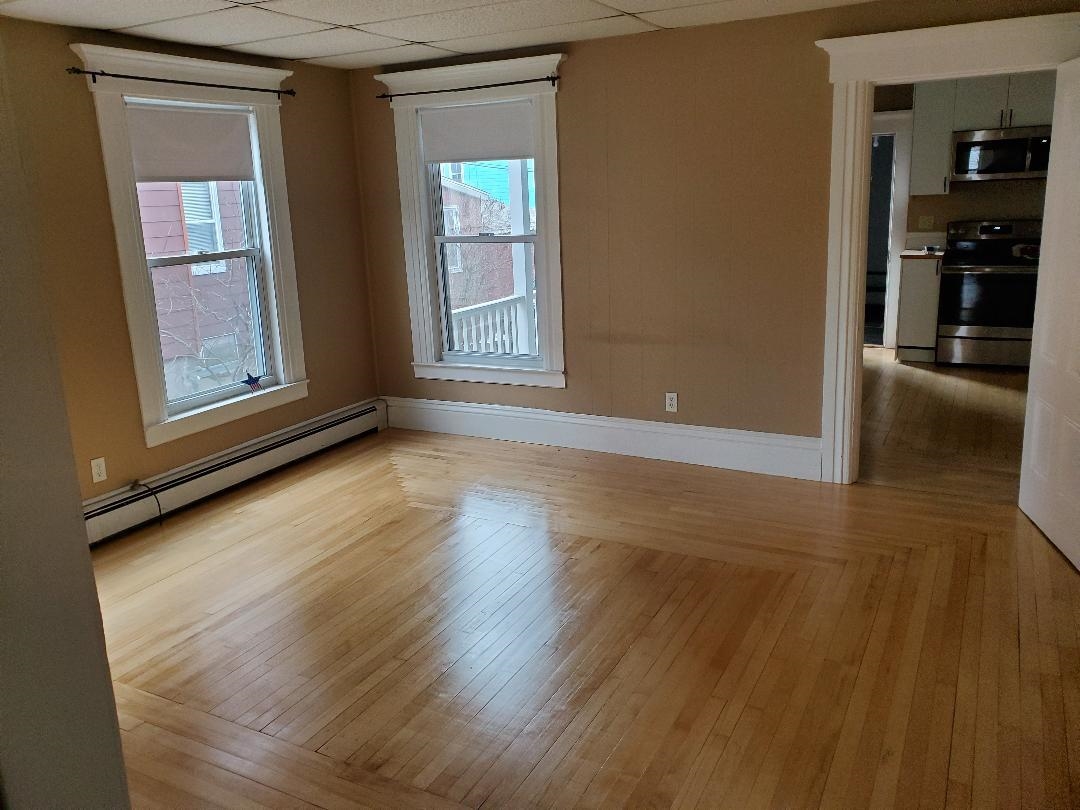 548 Maple Street Manchester, NH 03104 - Photo 4 of 16 Gallery Image 4