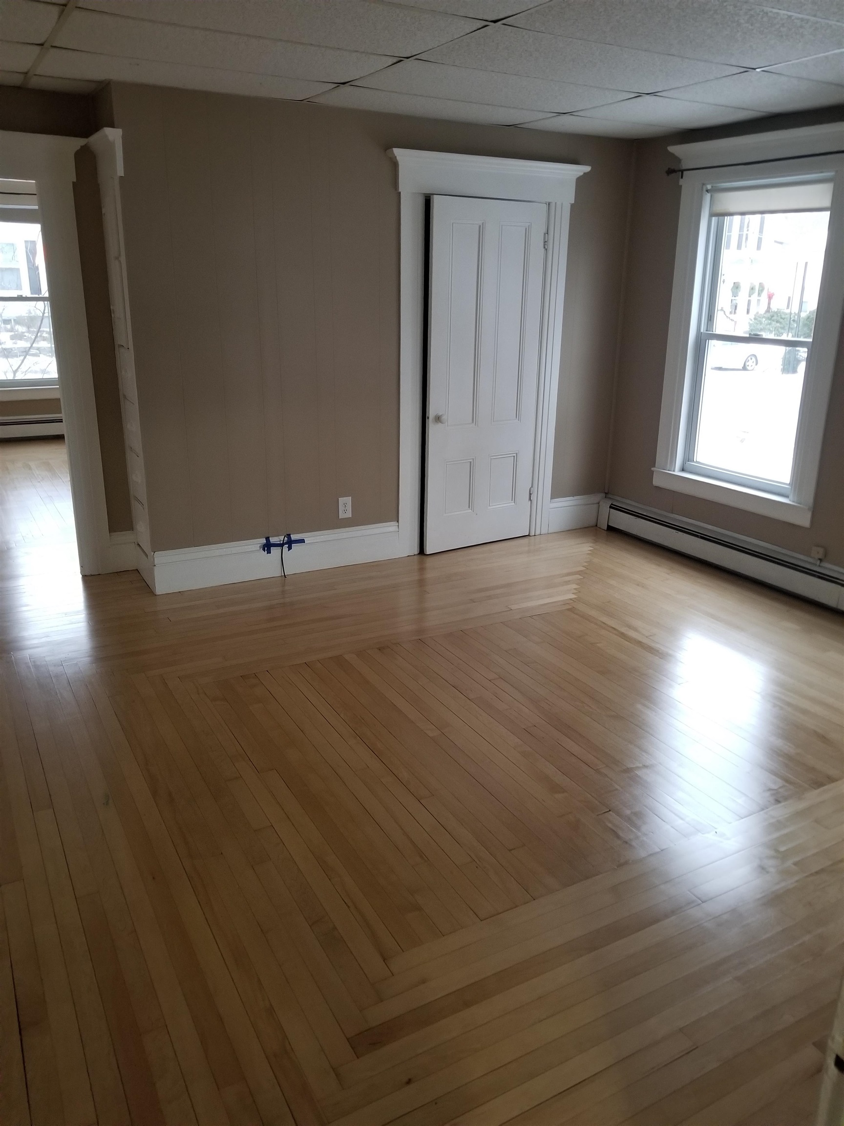 548 Maple Street Manchester, NH 03104 - Photo 5 of 16 Gallery Image 5