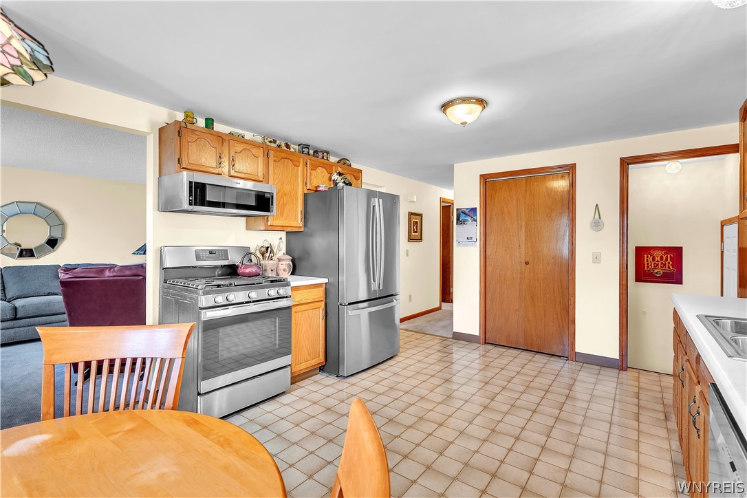 6720 Minnick Road Lockport, NY 14094 - Photo 6 of 33 Gallery Image 6