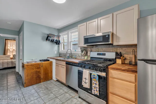 $1,800 | 503 1/2 Park Pl Avenue, Bradley Beach, NJ 07720