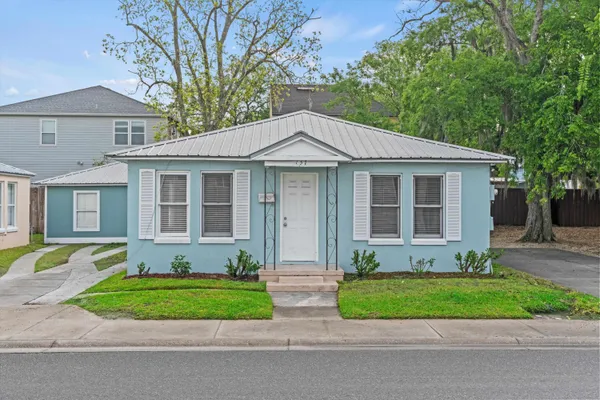 $2,400 | 137 Riberia Street, Unit A, St. Augustine, FL 32084