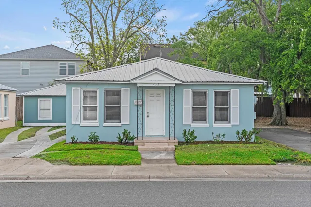 $2,400 | 137 Riberia Street, Unit A, St. Augustine, FL 32084