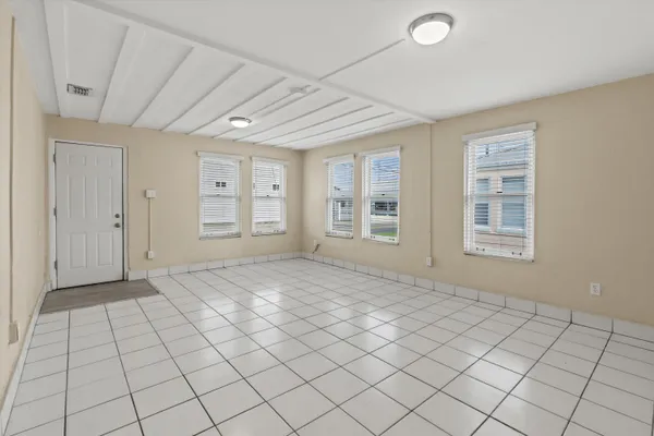 $2,400 | 137 Riberia Street, Unit A, St. Augustine, FL 32084