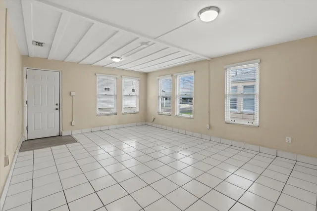 $2,400 | 137 Riberia Street, Unit A, St. Augustine, FL 32084