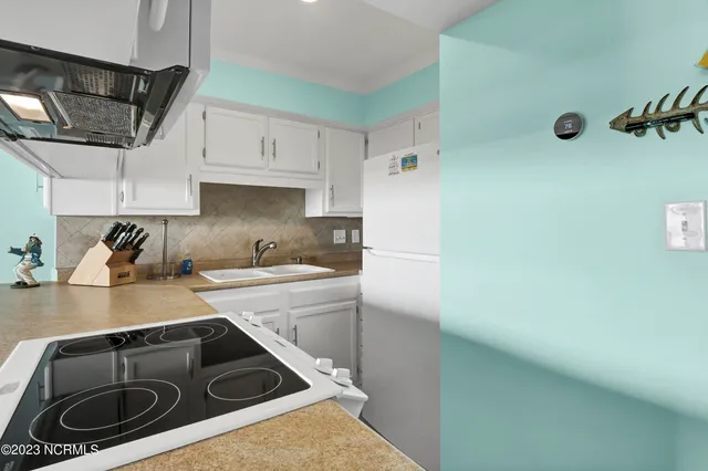 $1,700 | 1311 Lake Park Boulevard South, Unit 10B, Carolina Beach, NC 28428