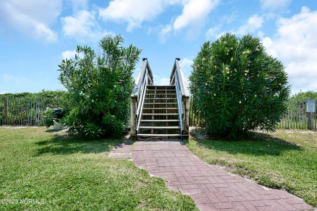 $1,700 | 1311 Lake Park Boulevard South, Unit 10B, Carolina Beach, NC 28428