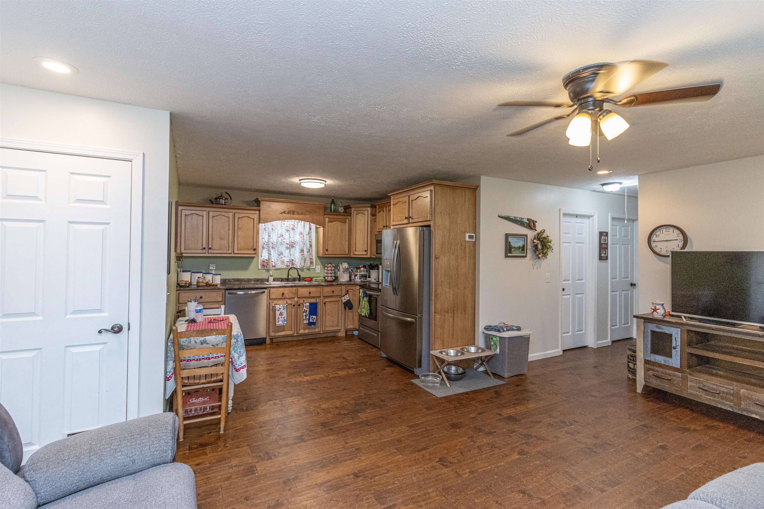 525 Ashleigh Road Ramer, TN 38367 - Photo 8 of 22 a view of a livingroom with furniture and a ceiling fan