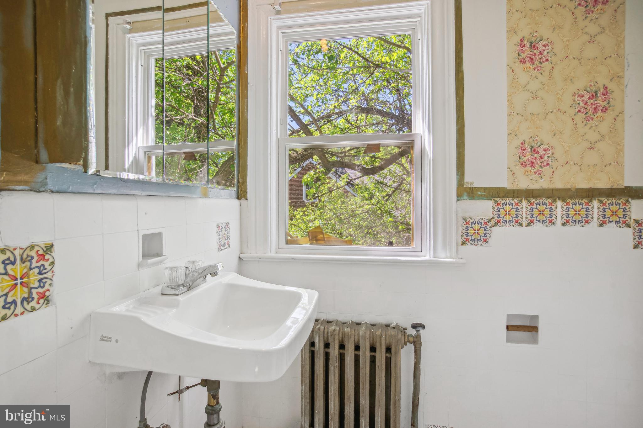 3202 Military Road Northwest Washington, DC 20015 - Photo 13 of 26 Primary Bath