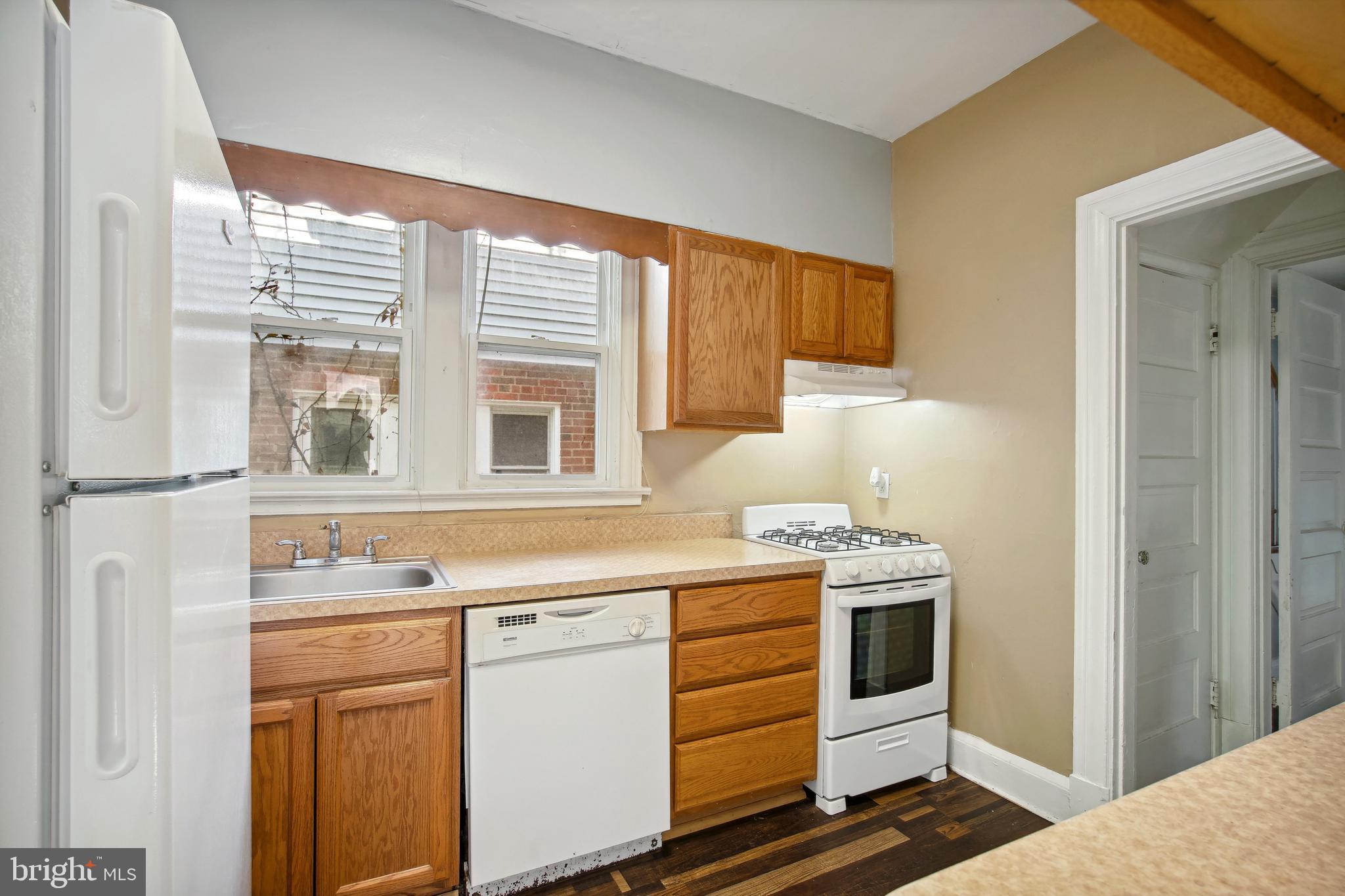 3202 Military Road Northwest Washington, DC 20015 - Photo 8 of 26 Kitchen