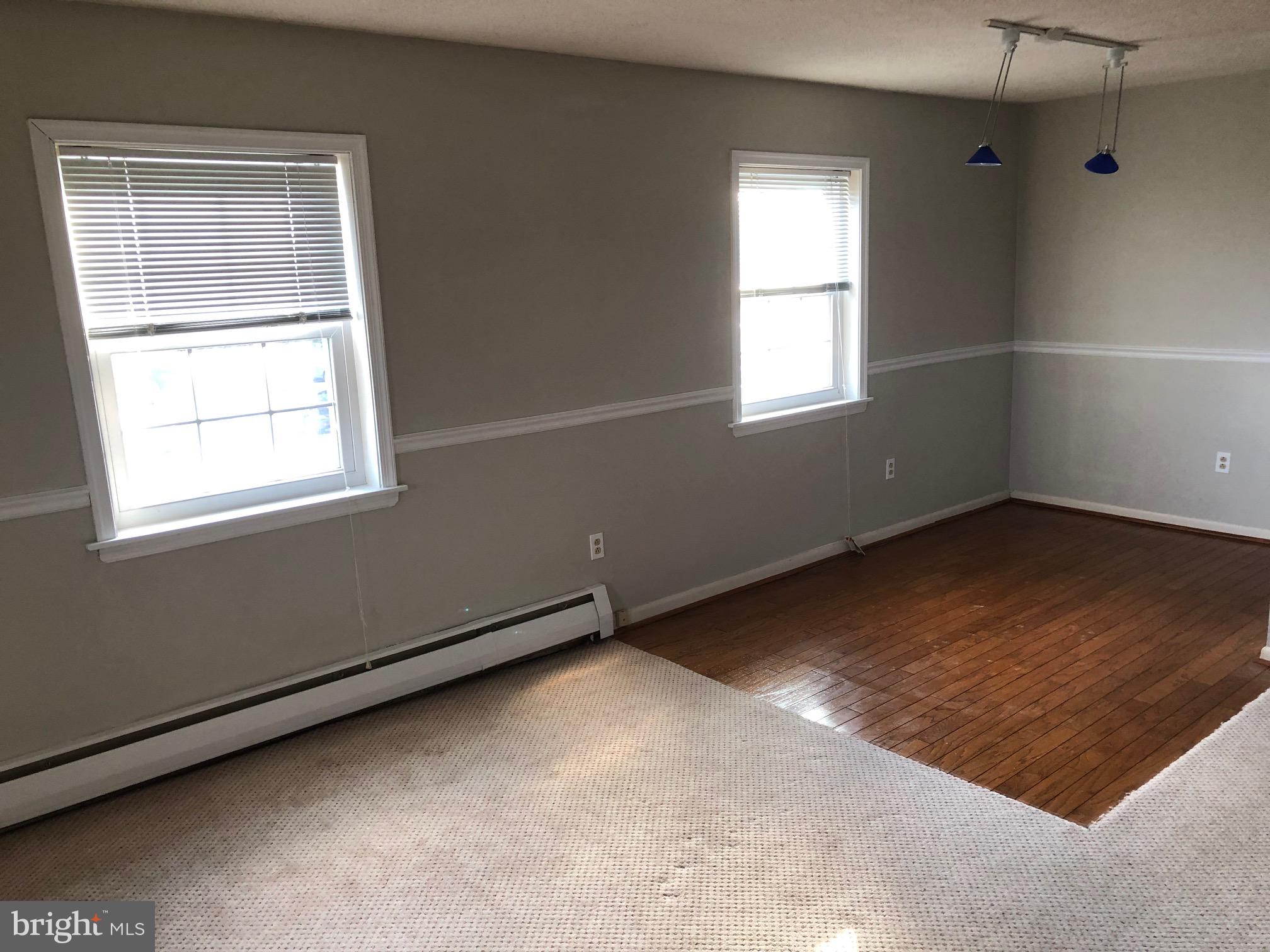 4701 Pennell Road, Unit J2 Aston, PA 19014 - Photo 4 of 15 Living and Dining areas
