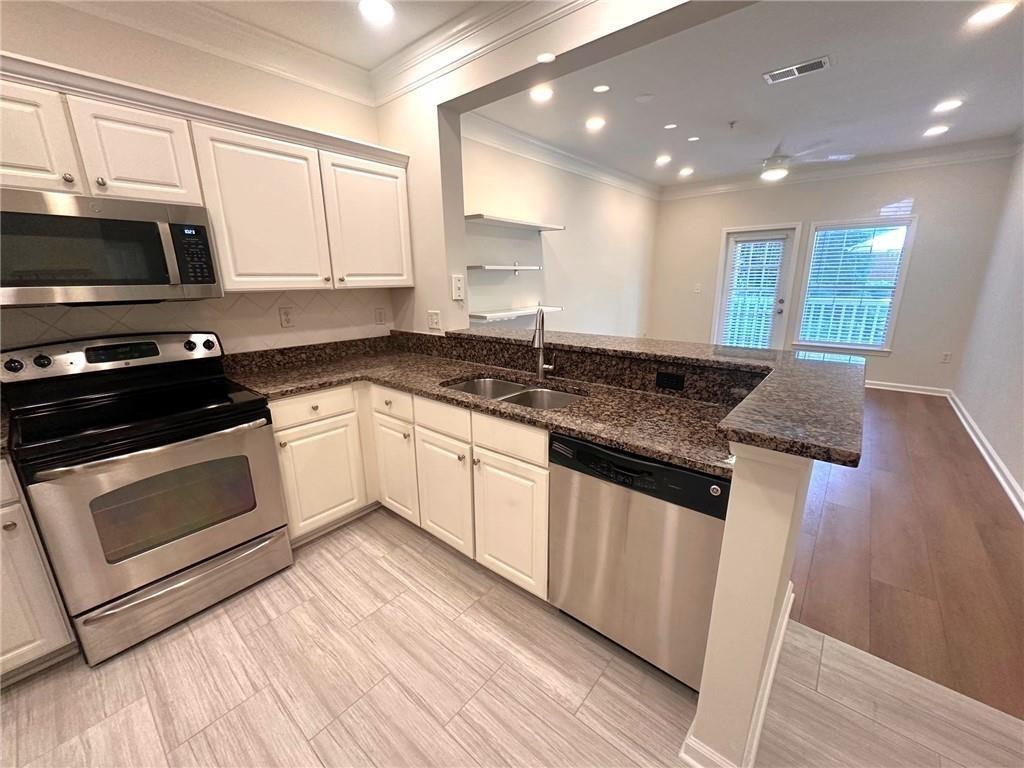 1110 Westchester Ridge Northeast Atlanta, GA 30329 - Photo 7 of 19