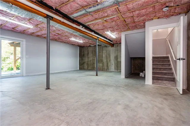 $574,900 | 345 Nausauket Road, Warwick, RI 02886