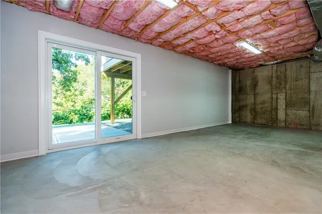 $574,900 | 345 Nausauket Road, Warwick, RI 02886